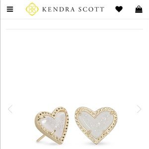 Kendra Scott Ari Heart Gold Stud Earrings
